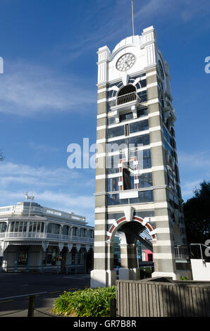 Len Lye Center e White Hart Hotel, New Plymouth, Taranaki, Isola del nord, Nuova Zelanda Foto Stock