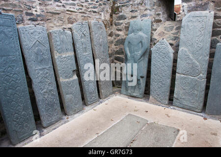 Kilmartin pietre antiche lapidi, Kilmartin chiesa parrocchiale, Kilmartin Argyll and Bute, Scotland, Regno Unito Foto Stock