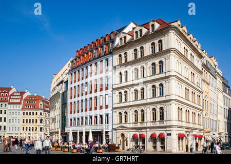 Proprietà a La Frauenkirche di Dresda S Old Town Foto Stock