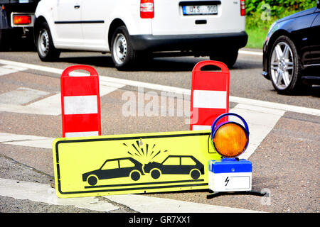 Un enorme traffico su autostrada Foto Stock