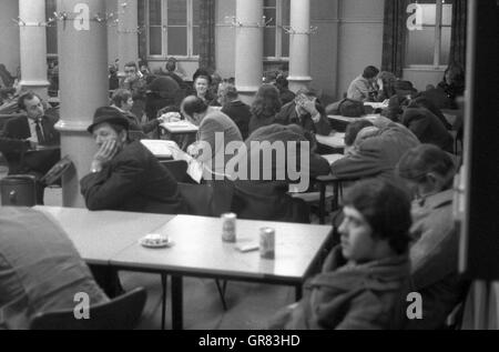 Stazione ferroviaria 1971 BW Foto Stock