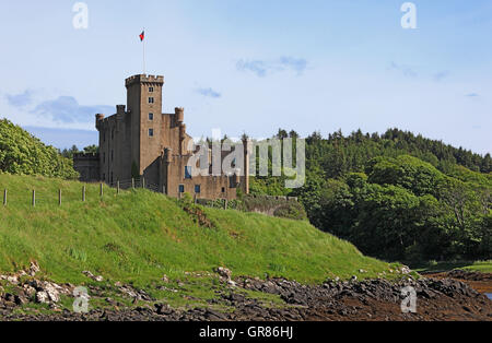 La Scozia, il Ebridi Interne, Isola di Skye, Duirinish penisola, il castello di Dunvegan Foto Stock