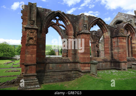 La Scozia, il chiostro Melrose, Melrose Abbey, costruisce circa 1136 Foto Stock