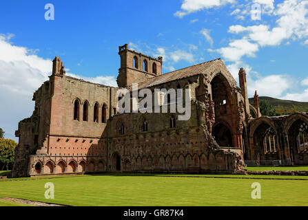 La Scozia, il chiostro Melrose, Melrose Abbey, costruisce circa 1136 Foto Stock