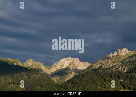 Atmosfera mattutina nelle Alpi Lechtal Foto Stock