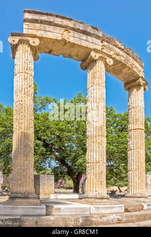 Philippeion di ordine ionico Antica Olympia Peloponissos Grecia Foto Stock