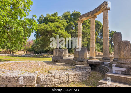 Philippeion di ordine ionico Antica Olympia Peloponissos Grecia Foto Stock