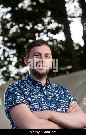 Alex T. Smith, il British autore e illustratore di libri per bambini, all'Edinburgh International Book Festival. Edimburgo, Scozia. 27 Agosto 2016 Foto Stock