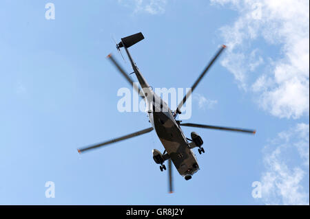 Kiel, Germania, 20 giugno 2015 elicottero Seaking presso la nave aperto a Kiel. Foto Stock