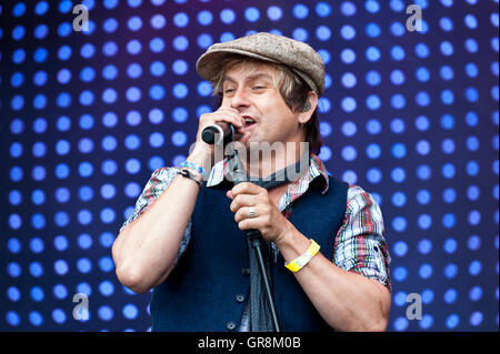 Mike e la meccanica diretta su Kiel Week 2014, Giugno 24 Tim Howar Vocals Foto Stock