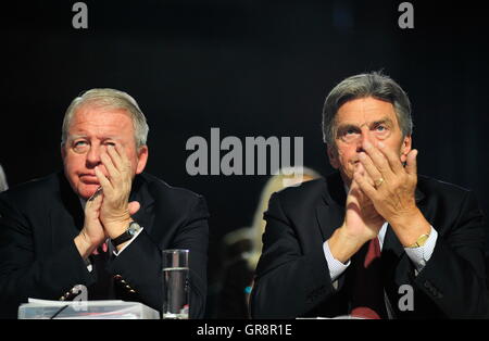 Congresso Federale del Partito Social Democratico a Vienna ex Cancelliere Franz Vranitzky e ex Cancelliere Klima Foto Stock