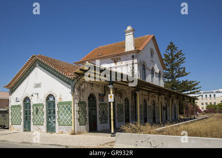 Vecchia ferrovia abbandonata dalla stazione di Lagos, Algarve, Portogallo, Europa Foto Stock