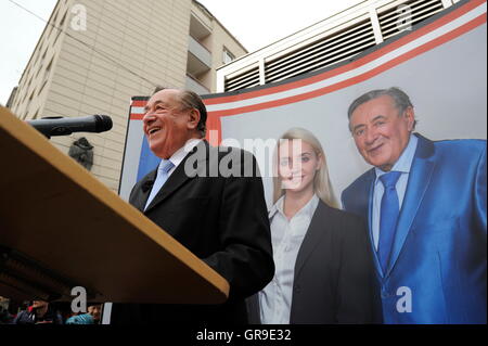 Il Lugners inizio come primo paio di Austria il vostro Presidente Campagna in Vienna. Foto Stock