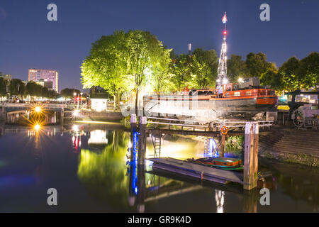 Barca in Porto Vecchio, Rotterdam Foto Stock