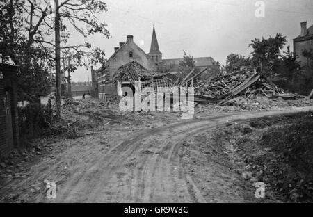 La distruzione della II Guerra Mondiale nel 1940 in Belgio Foto Stock