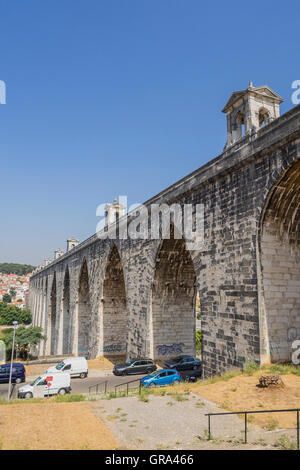 Il Águas Livres Acquedotto (Aqueduto das Águas Livres, 'Acquedotto di acque libere') è un acquedotto storico di Lisbona. Foto Stock