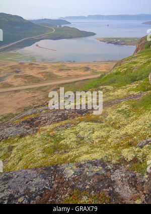 Paesaggi del nord sulle rive del Mare di Barents Foto Stock