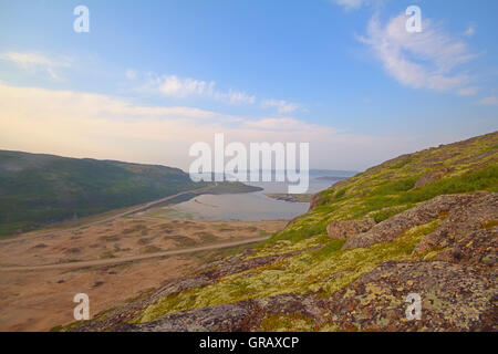 Paesaggi del nord sulle rive del Mare di Barents Foto Stock