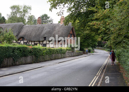 Cottage Lane e Anne Hathaway's Cottage, Shottery, Warwickshire, Regno Unito Foto Stock