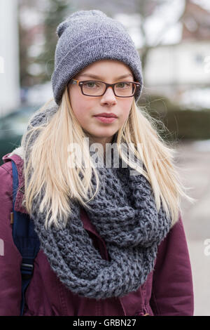 Ritratto di un Sincere-Looking adolescenti Foto Stock