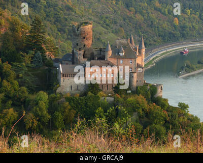 Castello Katz sul Medio Reno, alta sopra St Goarshausen, Renania Palatinato, Germania, Europa Foto Stock