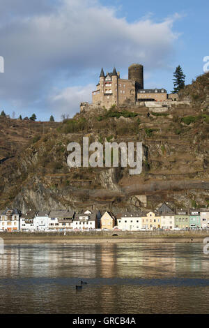 Castello Katz sul Medio Reno, alta sopra St Goarshausen, Renania Palatinato, Germania, Europa Foto Stock