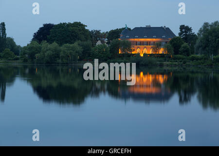 Villa illuminato Kampffmeyer sulle rive della Havel alla Glienicker avvisatore acustico Foto Stock