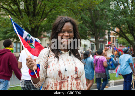 Brooklyn, Stati Uniti. 05 Sep, 2016. New York Stato Membro gruppo Rodneyse Bichotte marche lungo il percorso della parata al quarantanovesimo West Indian American giorno di Carnevale in Brooklyn. Sotto il tema, uno dei Caraibi un popolo una sola voce, la West Indian American Day Carnival Association ha ospitato la sua annuale Giornata del Lavoro celebrazione. © Corazon Aguirre/Pacific Press/Alamy Live News Foto Stock