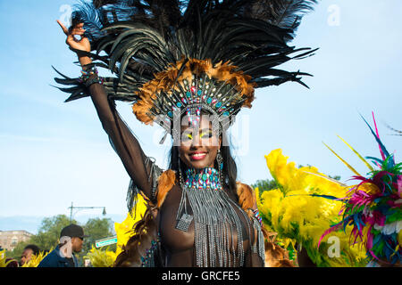 Brooklyn, Stati Uniti. 05 Sep, 2016. Brooklyn celebra il 49West Indian American Day Carnival e la parata. Sotto il tema, uno dei Caraibi un popolo una sola voce, la West Indian American Day Carnival Association ha ospitato la sua annuale Giornata del Lavoro celebrazione. © Corazon Aguirre/Pacific Press/Alamy Live News Foto Stock