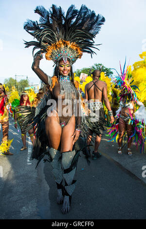 Brooklyn, Stati Uniti. 05 Sep, 2016. Brooklyn celebra il 49West Indian American Day Carnival e la parata. Sotto il tema, uno dei Caraibi un popolo una sola voce, la West Indian American Day Carnival Association ha ospitato la sua annuale Giornata del Lavoro celebrazione. © Corazon Aguirre/Pacific Press/Alamy Live News Foto Stock
