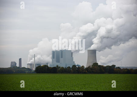 Centrali a carbone vegetale Neurath, Renania settentrionale-Vestfalia Foto Stock