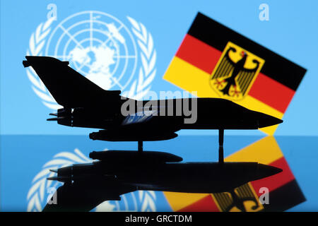 Tornado Jet militare con bandiere dell Onu Nazioni Unite e la Germania Foto Stock