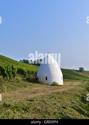 Trullo vicino Uffhofen, Flonheim In Rhinehesse, Renania Palatinato, Germania, Europa Foto Stock