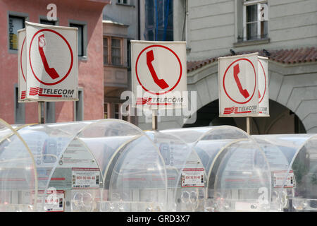 I telefoni a pagamento di Italenischen Telecom Foto Stock