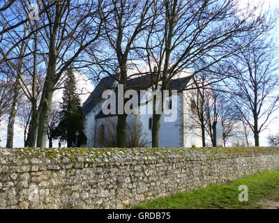 Chiesa di Udenheim dal XII secolo, Rhinehesse Foto Stock