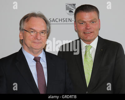 Dr.Reiner Haseloff Cdu Ministro Presidente del Land Sassonia-Anhalt, Holger Stahlknecht Cdu Ministro degli Interni della Sassonia Anhalt Foto Stock