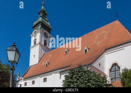 Queen Mary e st. Chiesa di San Gottardo a MOSONMAGYAROVAR, Ungheria Foto Stock