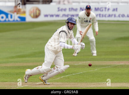 Martin van Jaarsveld in azione di ovatta per Kent - Essex CCC vs Kent CCC - LV County Championship Division One Cricket presso la Ford County Ground, Chelmsford - 10/05/10 Foto Stock