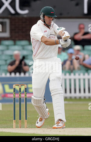 Si Jefferson in azione di ovatta per Leicestershire - Leicestershire CCC vs Essex CCC - LV County Championship Division due Cricket di Grace Road, Leicester - 11/07/11 Foto Stock