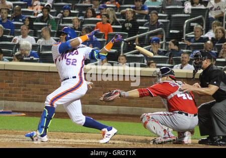 New York, New York, Stati Uniti d'America. 7 Sep, 2016. YOENIS CESPEDES 52 DELLA NEW YORK METS IN AZIONE CONTRO CITTADINI DI WASHINGTON al Citi Field su 9/4/2016 nel lavaggio QUEENS NY photo by © Mitchell Levy/Globe foto/ZUMA filo/Alamy Live News Foto Stock