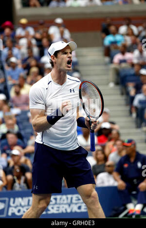 La città di New York, Stati Uniti d'America. 7 Sep, 2016. Andy Murray (GBR) Tennis : Andy Murray di Gran Bretagna reagisce durante gli Stati Uniti Aprire 2016 Torneo di tennis maschile di singoli quarti match contro Kei Nishikori del Giappone a USTA Billie Jean King National Tennis Center a New York City, Stati Uniti . Credito: AFLO/Alamy Live News Foto Stock