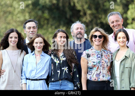 Venezia, Italia. Il 7 settembre, 2016. Gli arrivi il cast del film 'Questi giorni' direttore Giuseppe Piccioni, attore Filippo Timi, attrici (L) Laura Adriani, Maria Roveran, Caterina Le Caselle, Margherita Buy , (R) Marta Gastini , 73th Venice International Film Festival Photo credit: Ottavia Da Re/Sintesi/Alamy Live News Foto Stock