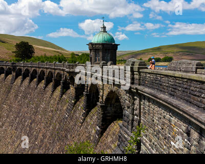 Craig Goch diga nella valle di Elan sistema di serbatoi Powys Wales UK costruito per la fornitura di acqua per la città di Birmingham Inghilterra Foto Stock