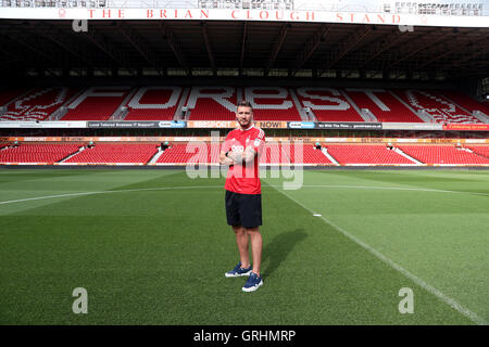 Il Nottingham Forest è di nuovo la firma di Nicklas Bendtner durante un photocall presso la città Massa, Nottingham. Foto Stock