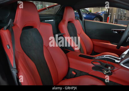 Nuovissima Acura NSX numero rosso 59 nel mondo foto di alta qualità in fibra di carbonio carbonio freni in ceramica di colore rosso al di là di realistico Foto Stock