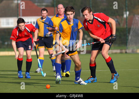 Upminster HC 3° XI vs Chelmsford 3° XI, Est Hockey League presso la società di revisione Coopers e Coborn School, Upminster, Inghilterra il 23/01/2016 Foto Stock