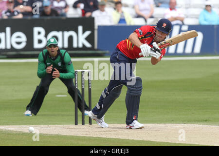 Alastair Cook in azione di ovatta per Essex - Essex Eagles vs Worcestershire Royals - Banca di Clydesdale CB40 Gruppo A Cricket presso la Ford County Ground, Chelmsford - 13/05/12 Foto Stock