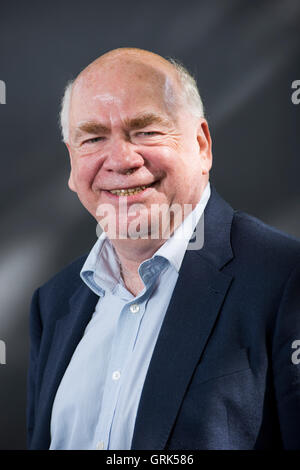 Professore emerito di studi di guerra al King's College di Londra Sir Lawrence Freedman KCMG, CBE, FBA. Foto Stock