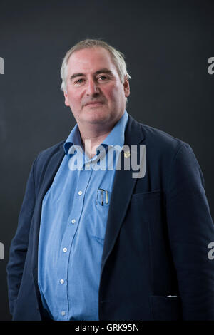 British illustrator, occasionali scrittore di libri per bambini e fumettista politico Chris Riddell. Foto Stock