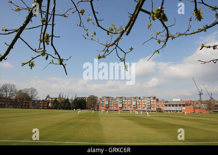 Vista generale di Fenner's Cricket Ground e Università di Cambridge, durante il Cambridge MCCU vs Essex CCC - amichevole partita di cricket - 02/04/12 Foto Stock